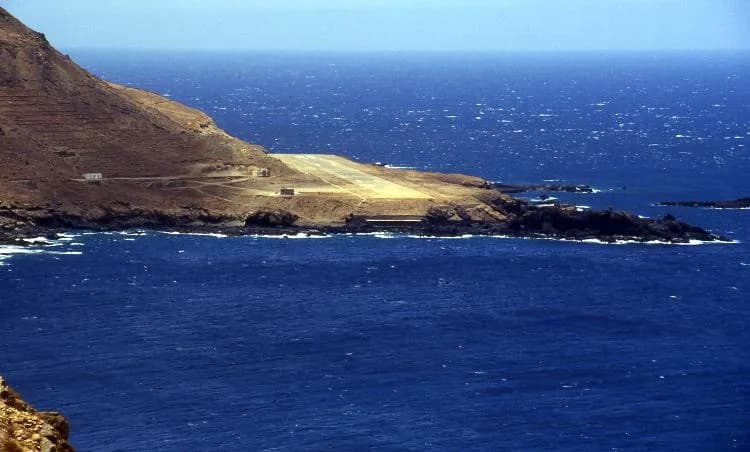 Vue aérienne de l'infrastructure de Esperadinha Airport