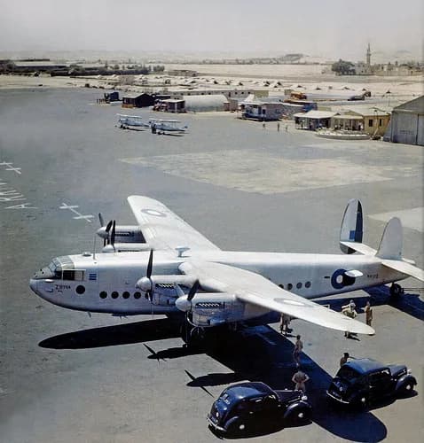 Luftaufnahme der Infrastruktur von Almaza Air Force Base