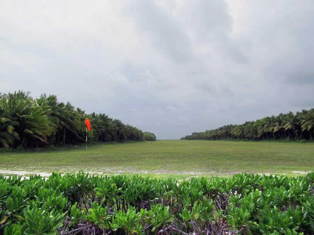 Luftaufnahme der Infrastruktur von D'Arros Island Airport