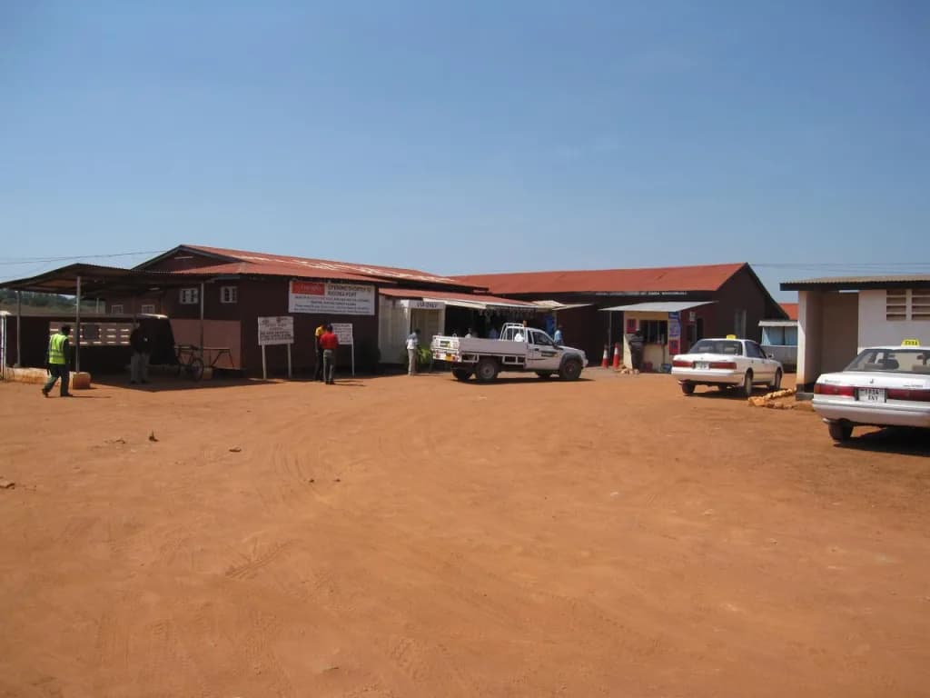 Luftaufnahme der Infrastruktur von Kigoma Airport