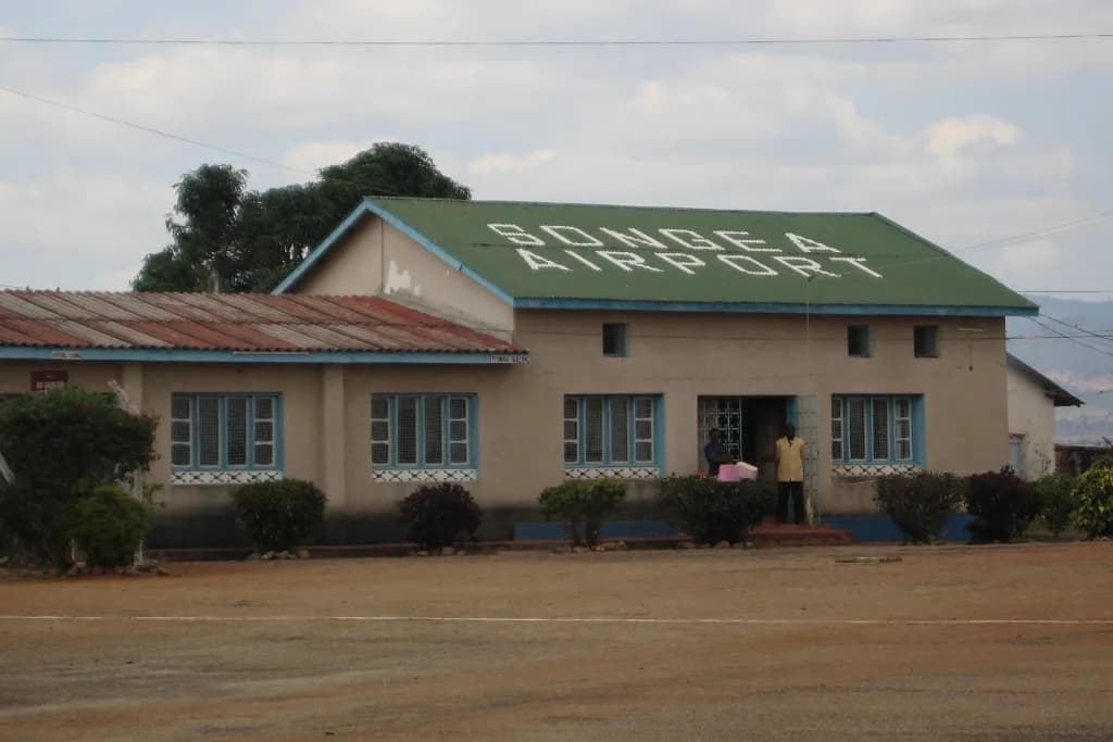 Luftaufnahme der Infrastruktur von Songea Airport