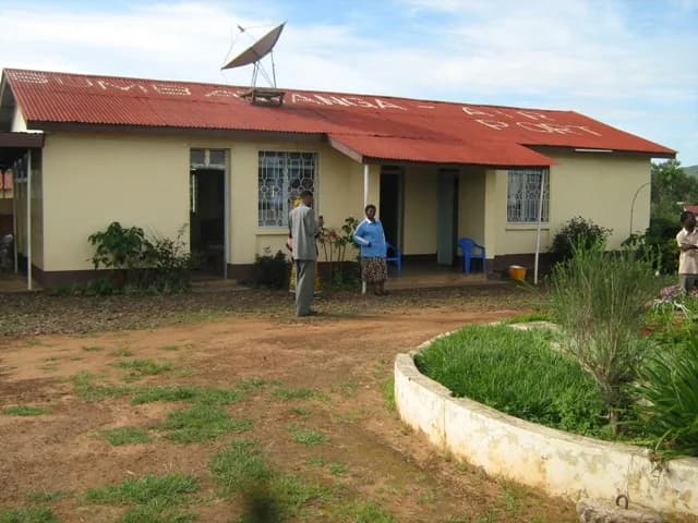 Luftaufnahme der Infrastruktur von Sumbawanga Airport