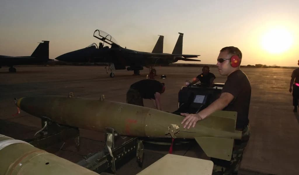 Luftaufnahme der Infrastruktur von Makhado Air Force Base Airport