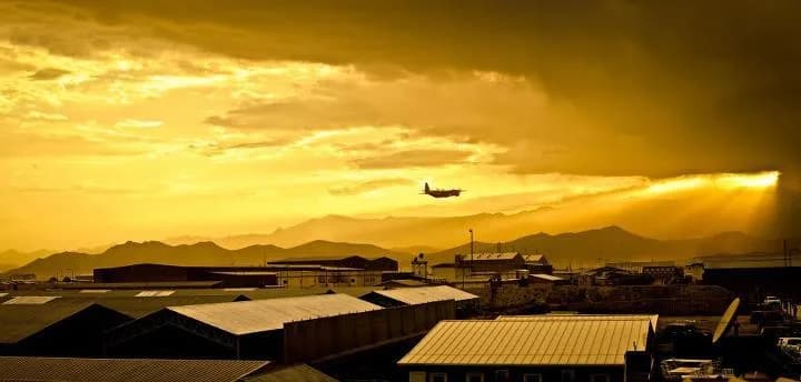 Luftaufnahme der Infrastruktur von Shindand Air Base