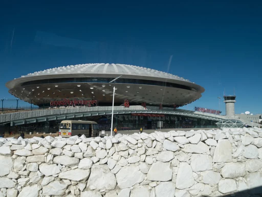 Vue aérienne de l'infrastructure de Daocheng Yading Airport