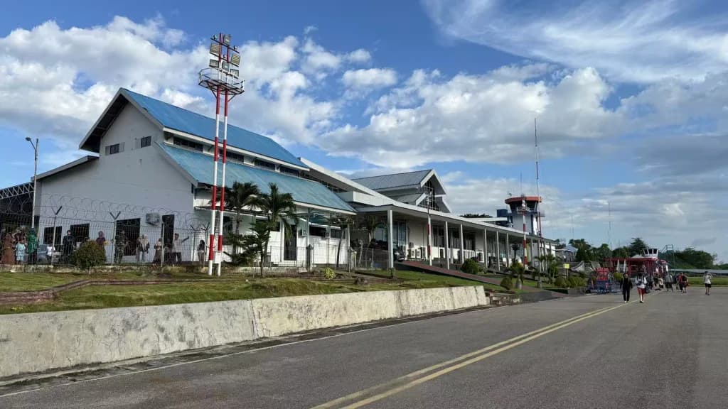 Panorama infrastruktury portu Betoambari Airport