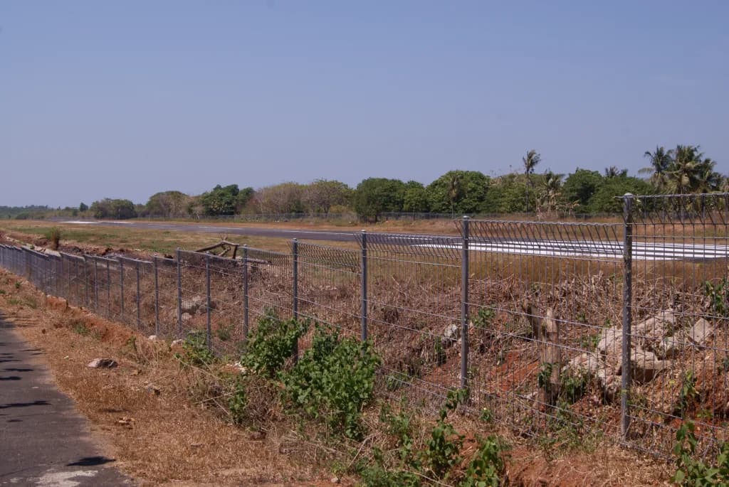 Panorama infrastruktury portu Dewadaru Airport