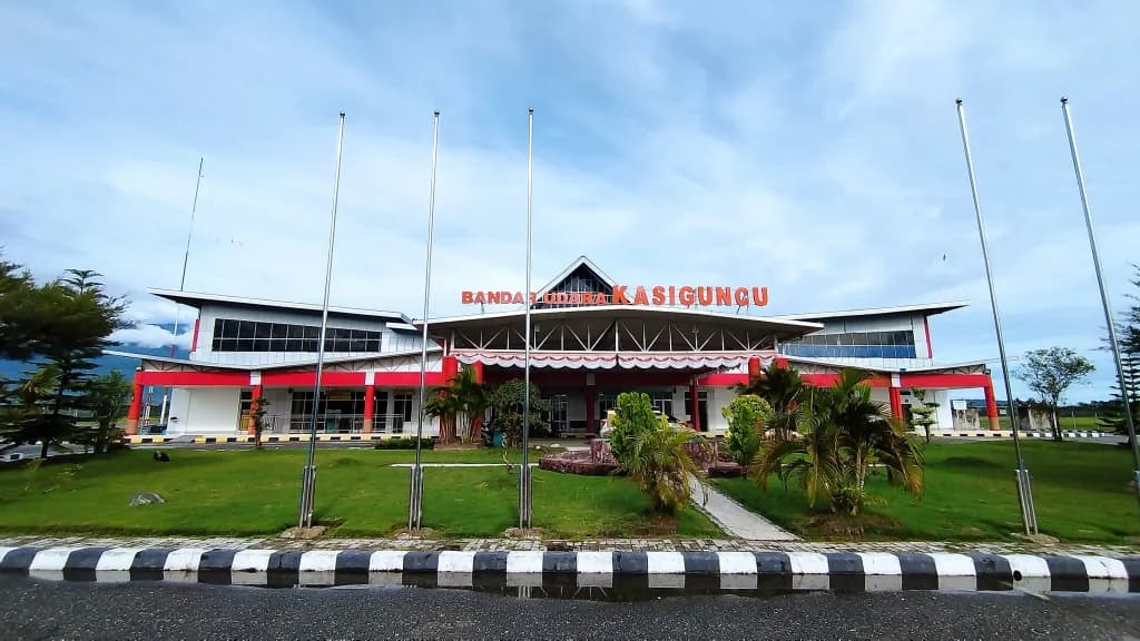 Luftaufnahme der Infrastruktur von Kasiguncu Airport