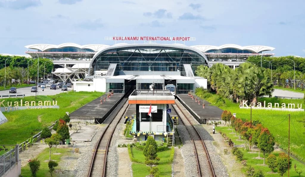 Luftaufnahme der Infrastruktur von Kualanamu International Airport