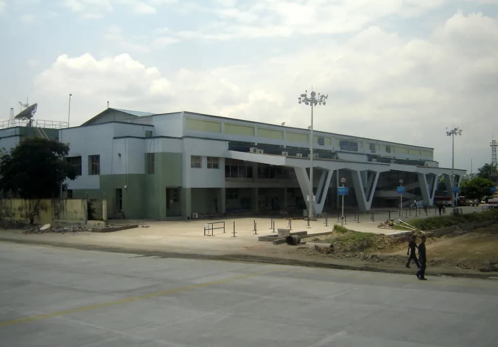 Luftaufnahme der Infrastruktur von Bagdogra Airport