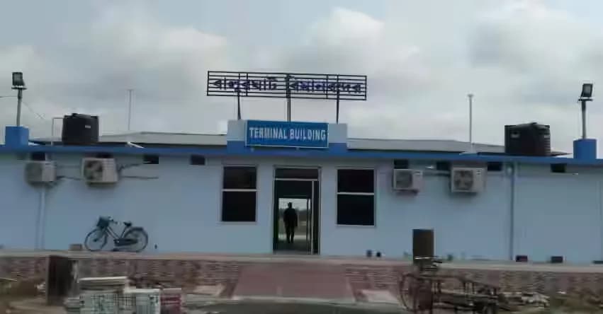 Luftaufnahme der Infrastruktur von Balurghat Airport