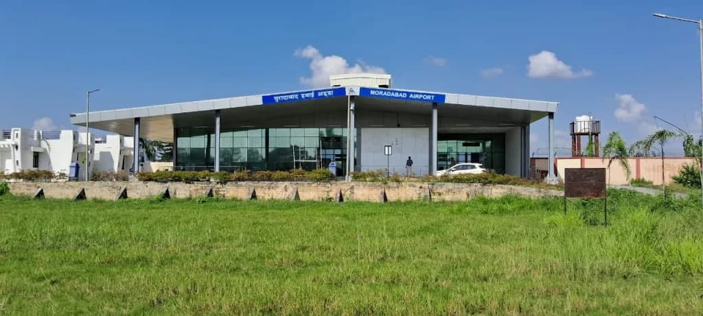 Luftaufnahme der Infrastruktur von Moradabad Airport