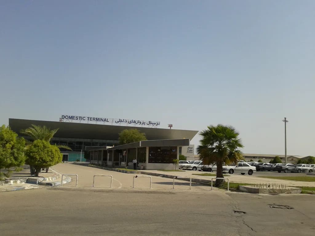 Luftaufnahme der Infrastruktur von Bandar Abbas International Airport