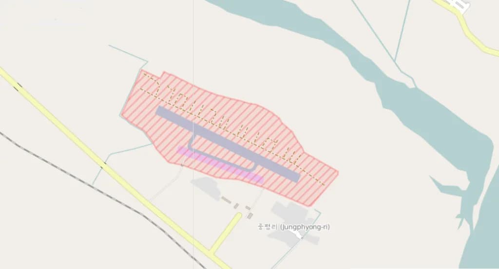 Vue aérienne de l'infrastructure de Kyongsong-Chuul Airport