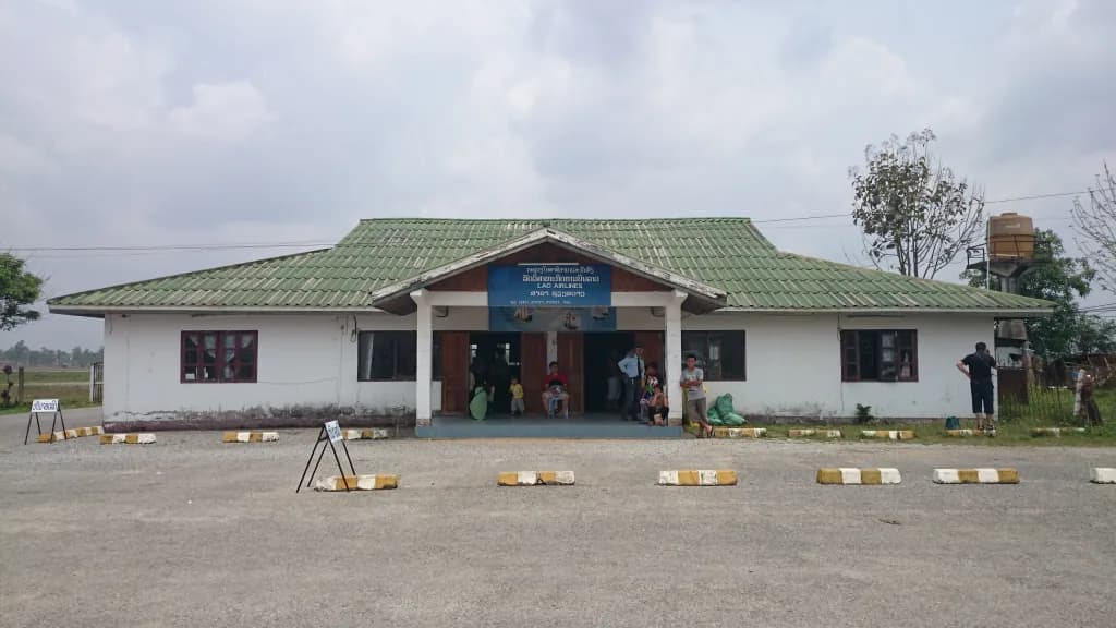 Panorama infrastruktury portu Xieng Khouang Airport