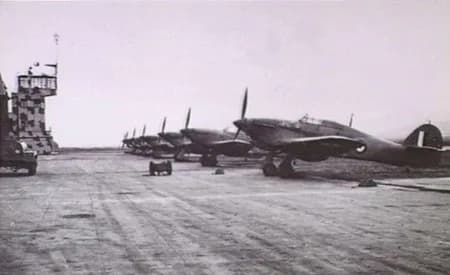 Luftaufnahme der Infrastruktur von Rayak Air Base