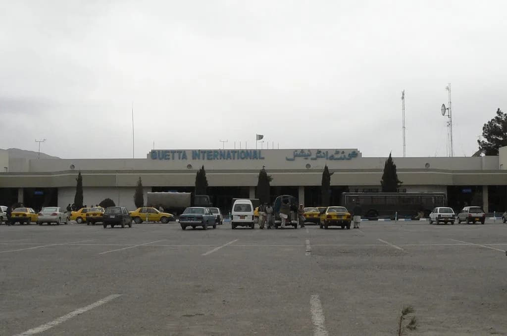 Panorama infrastruktury portu Przewodnik po Quetta International Airport – Twoje Okno na Pakistan