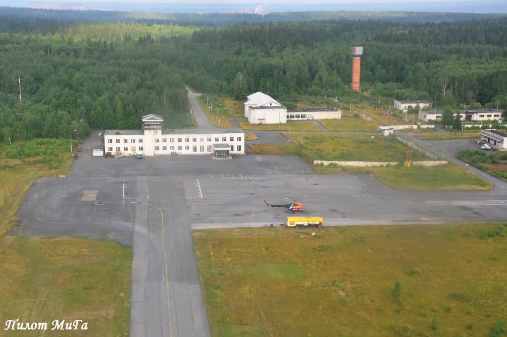 Luftaufnahme der Infrastruktur von Berezniki Airport