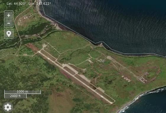 Luftaufnahme der Infrastruktur von Burevestnik Airport