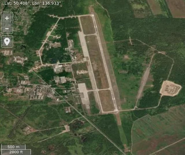 Luftaufnahme der Infrastruktur von Komsomolsk-on-Amur Airport