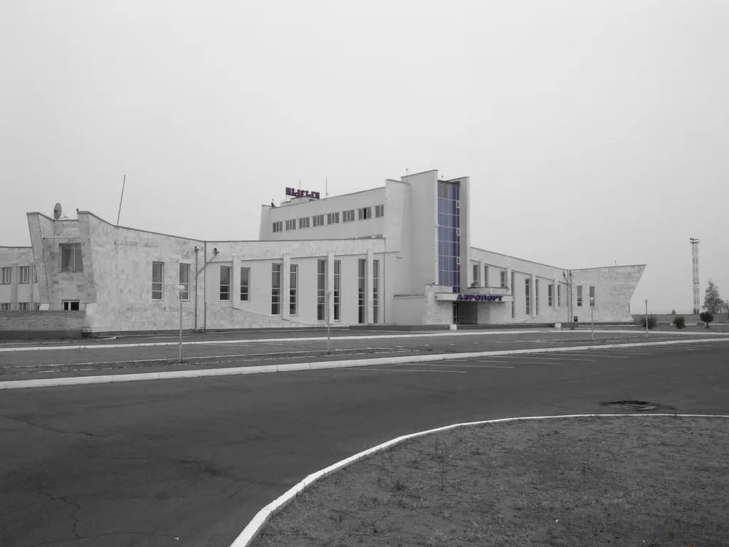 Luftaufnahme der Infrastruktur von Kyzyl Airport