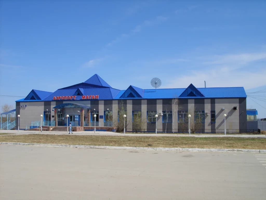 Panorama infrastruktury portu Magan Airport