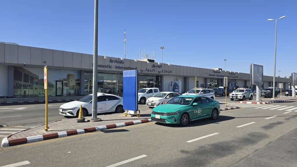 Luftaufnahme der Infrastruktur von Hail International Airport