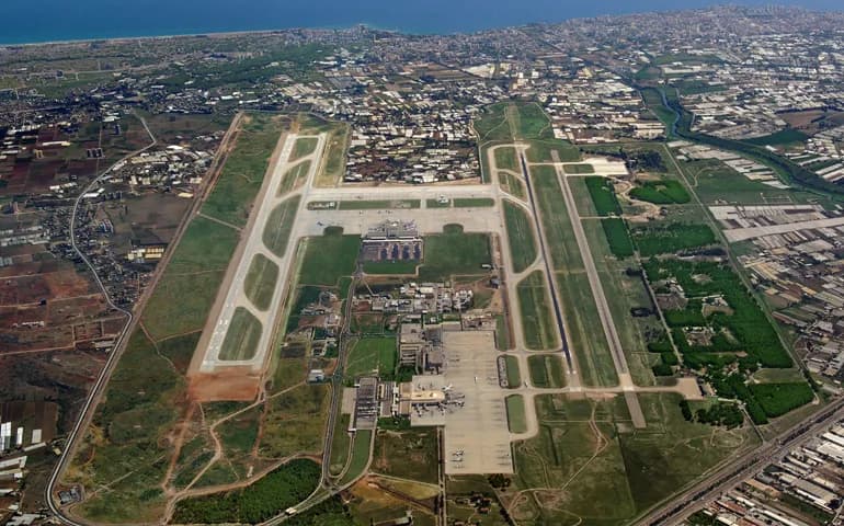 Vue aérienne de l'infrastructure de Antalya International Airport