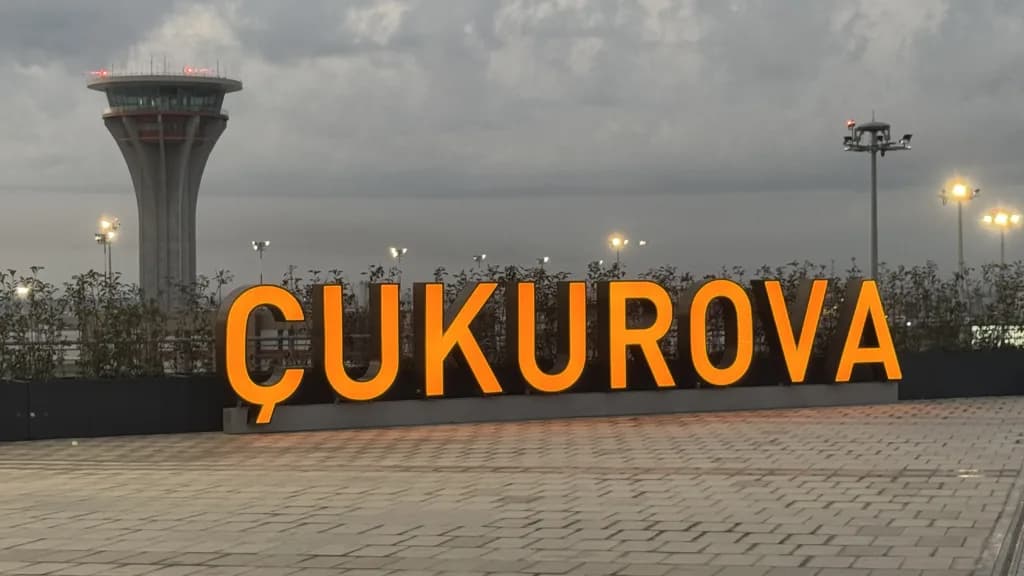 Panorama infrastruktury portu Çukurova International Airport