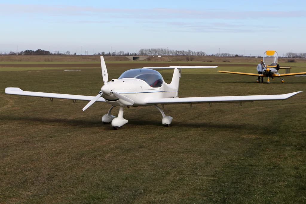 Aerial view of Avernas-le-Bauduin Ultralight Airfield airport infrastructure