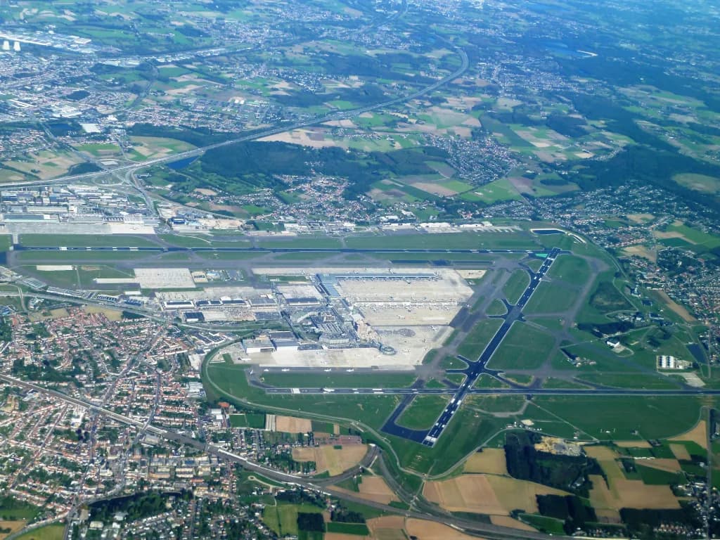 Luftaufnahme der Infrastruktur von Brussels Airport