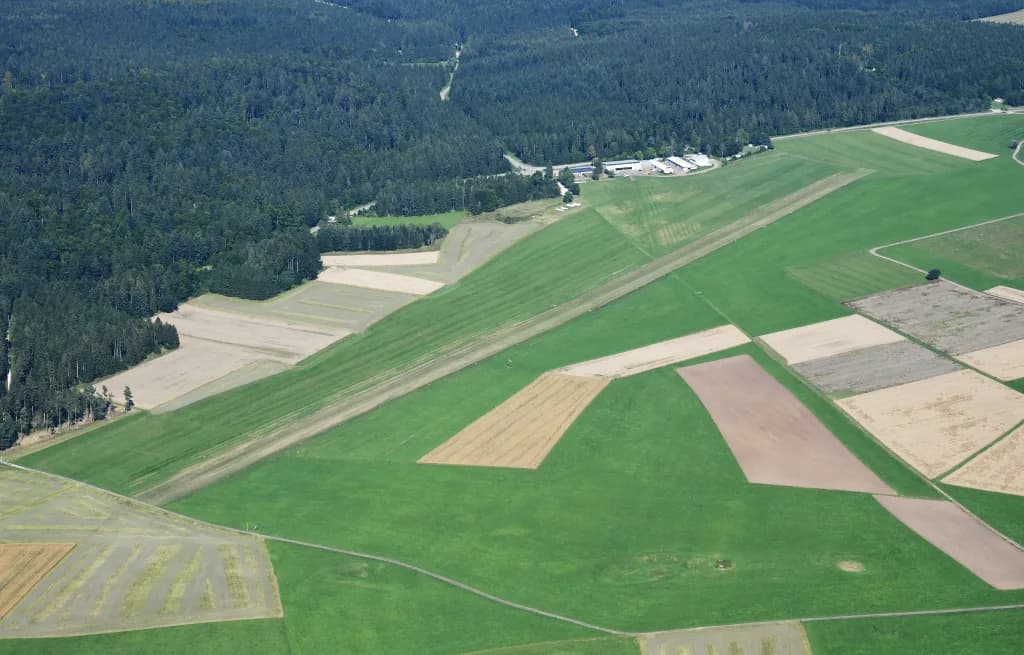 Luftaufnahme der Infrastruktur von Albstadt-Degerfeld Airfield