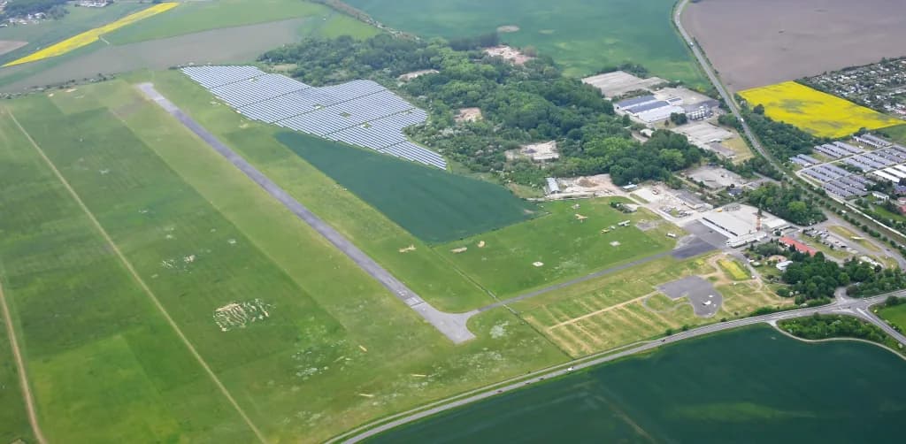 Luftaufnahme der Infrastruktur von Anklam Otto Lilienthal Airfield