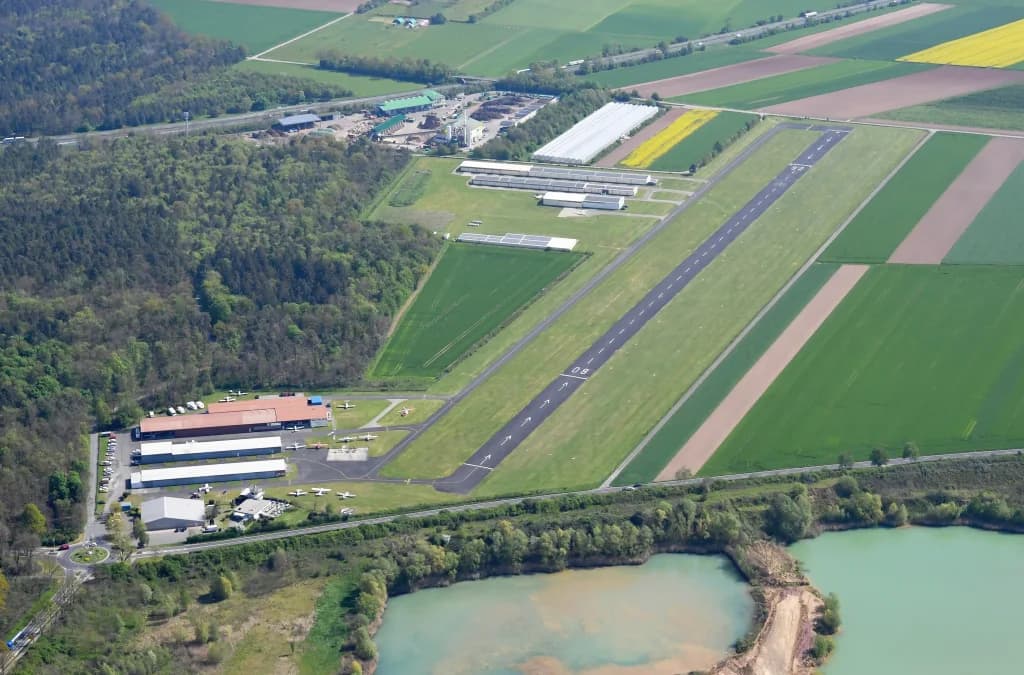 Panorama infrastruktury portu Aschaffenburg Airfield