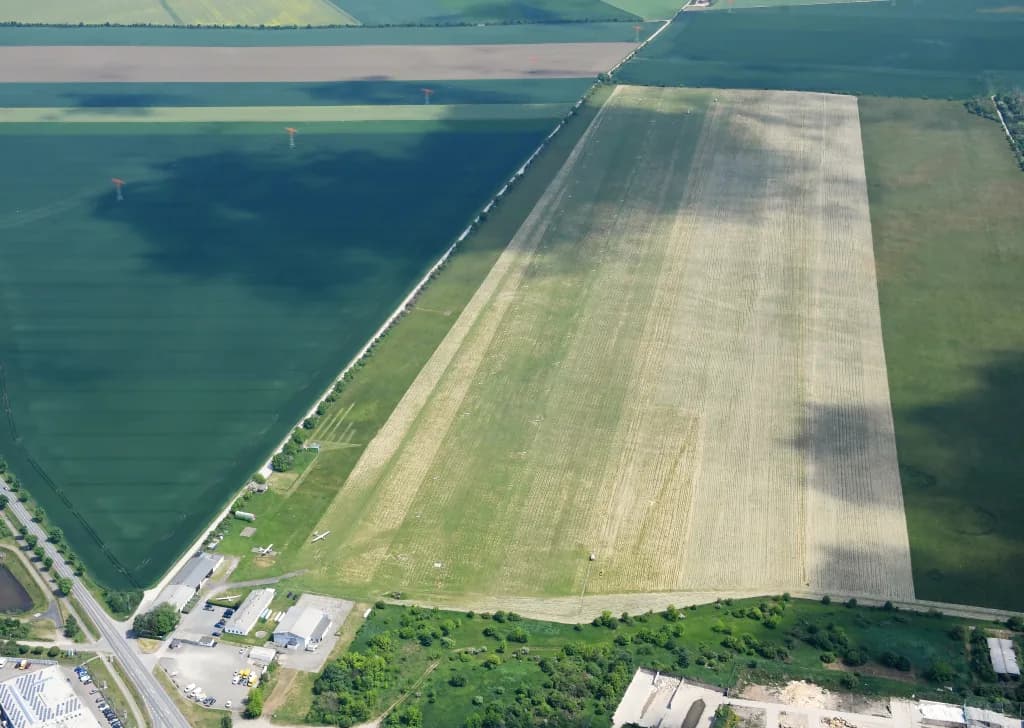 Panorama infrastruktury portu Aschersleben Airfield