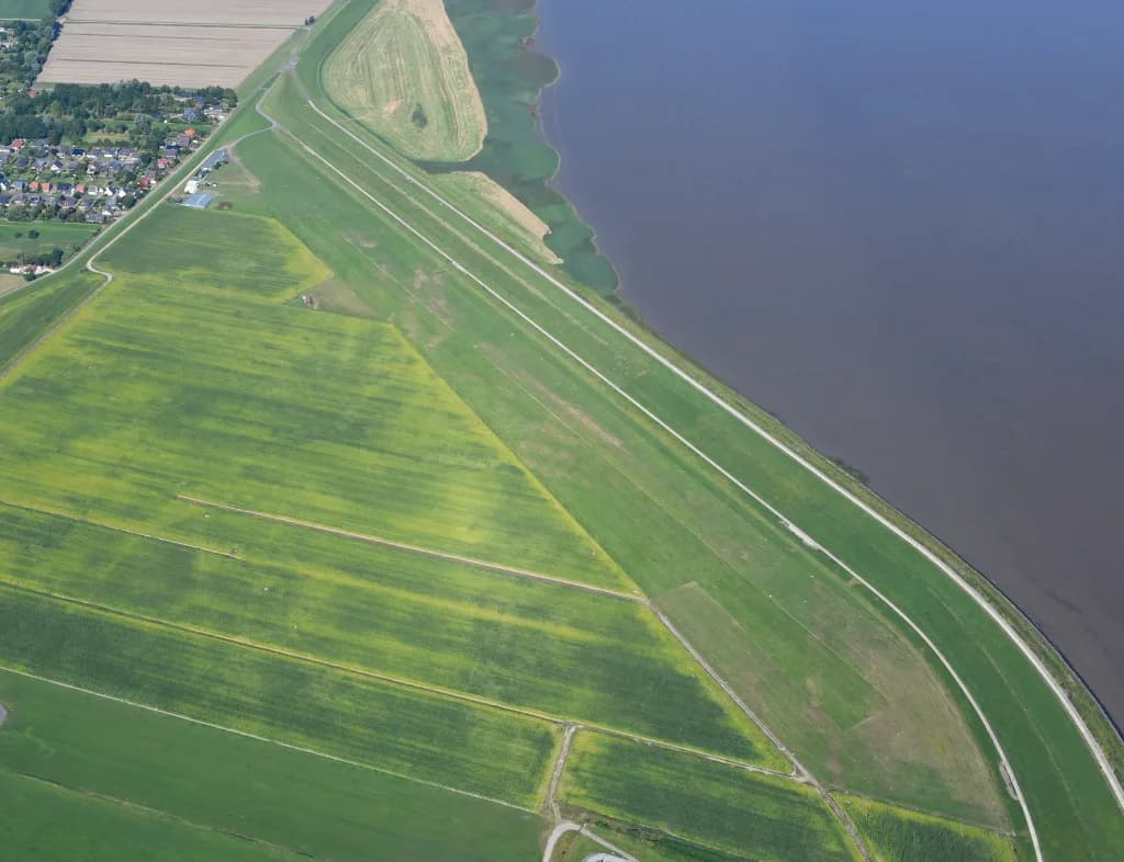 Luftaufnahme der Infrastruktur von Blexen Airfield