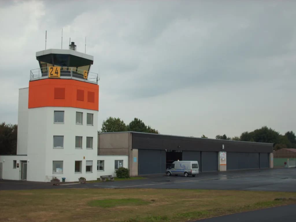 Vue aérienne de l'infrastructure de Dahlemer Binz Airfield