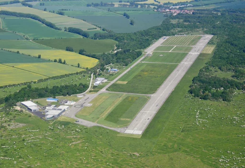 Vue aérienne de l'infrastructure de Eisenach-Kindel Airport