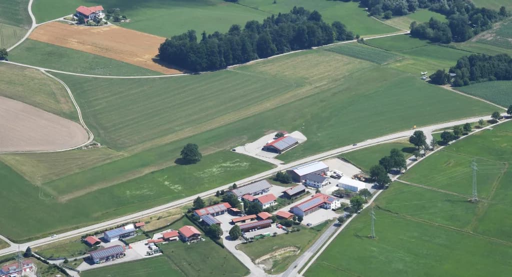 Vue aérienne de l'infrastructure de Grabenstätt Airfield
