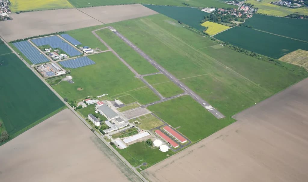 Panorama infrastruktury portu Halle-Oppin Airfield