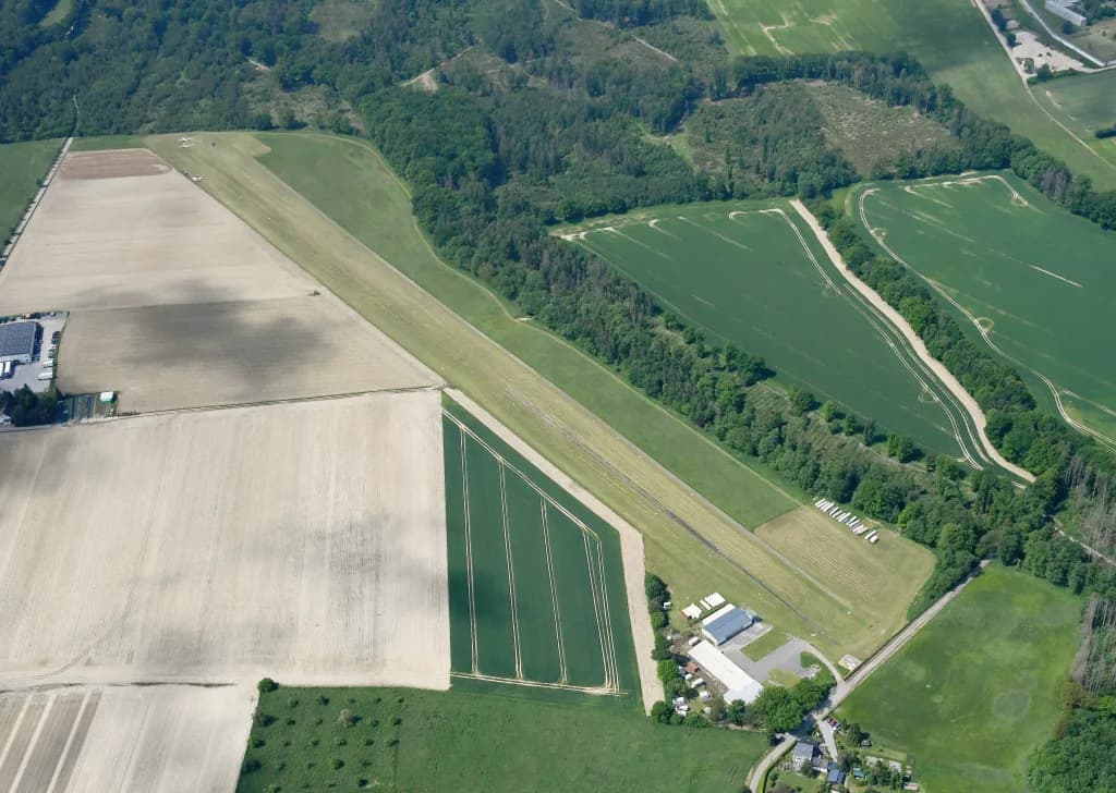 Luftaufnahme der Infrastruktur von Iserlohn-Sümmern Glider Field