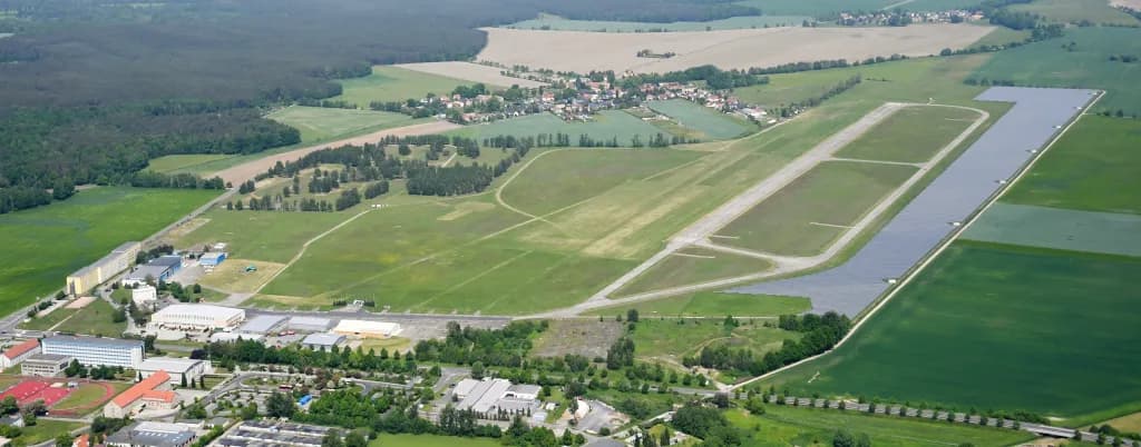 Luftaufnahme der Infrastruktur von Kamenz Airfield