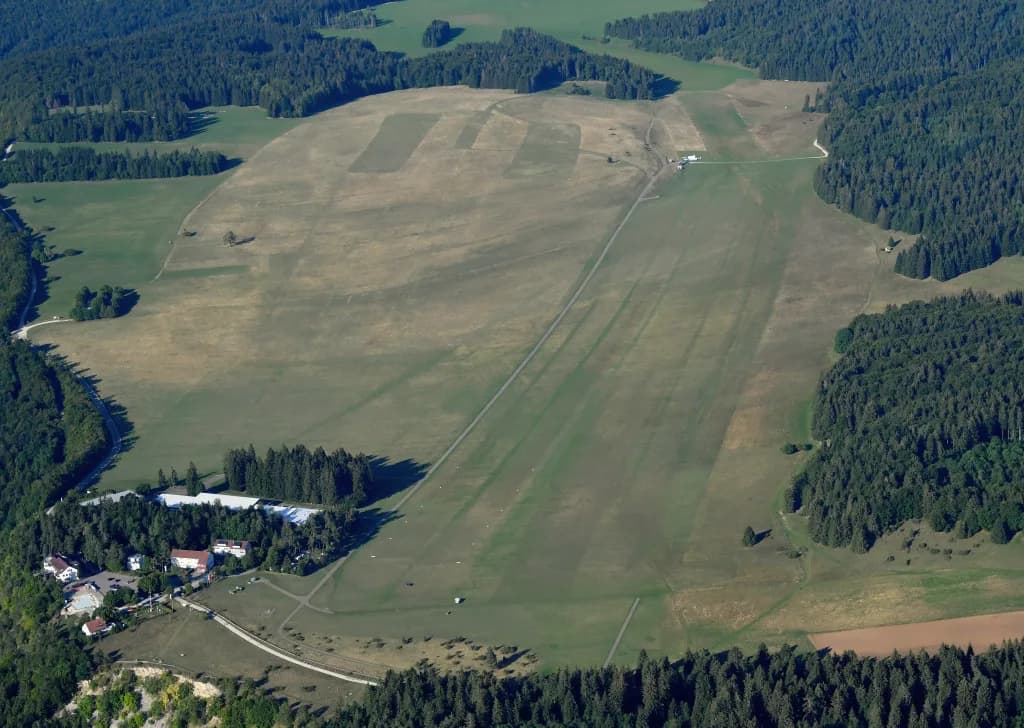 Panorama infrastruktury portu Klippeneck Airfield