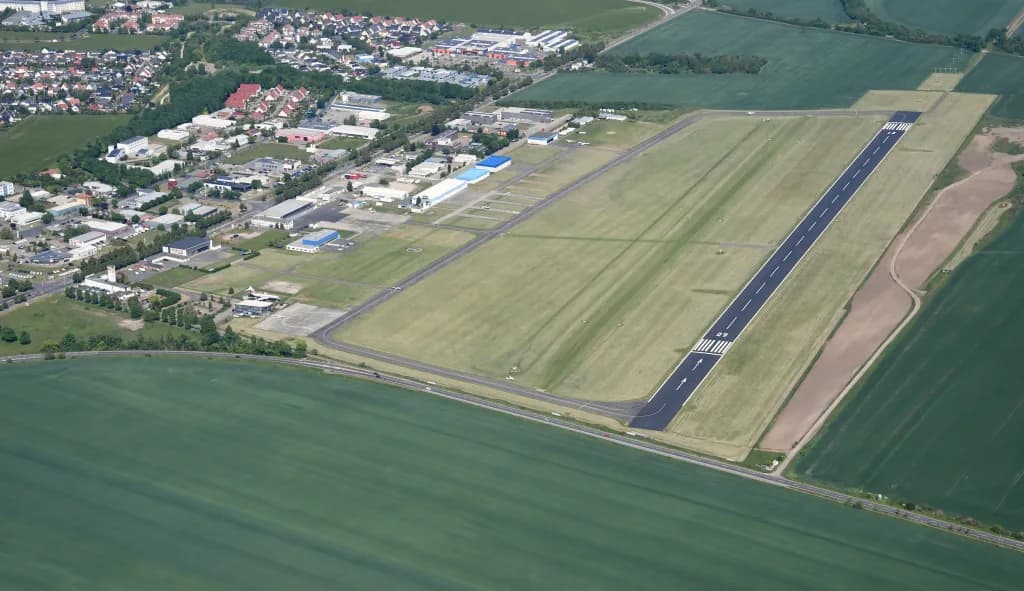 Panorama infrastruktury portu Magdeburg City Airfield