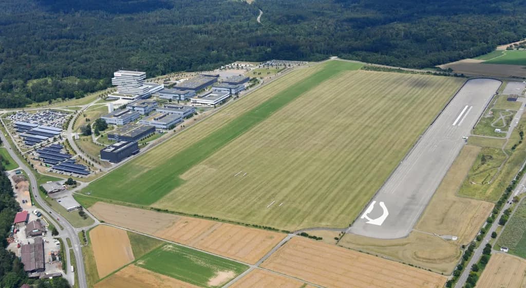 Luftaufnahme der Infrastruktur von Malmsheim Airfield