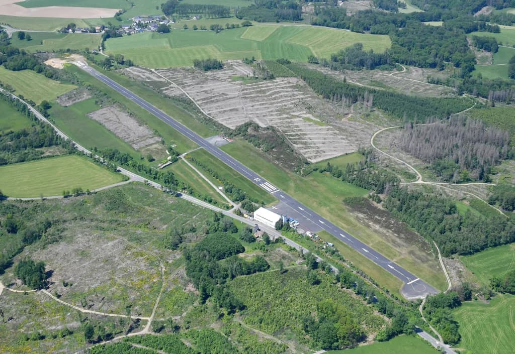 Panorama infrastruktury portu Meinerzhagen Airfield
