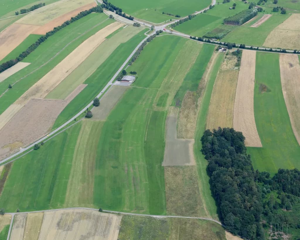 Luftaufnahme der Infrastruktur von Mülben Airfield
