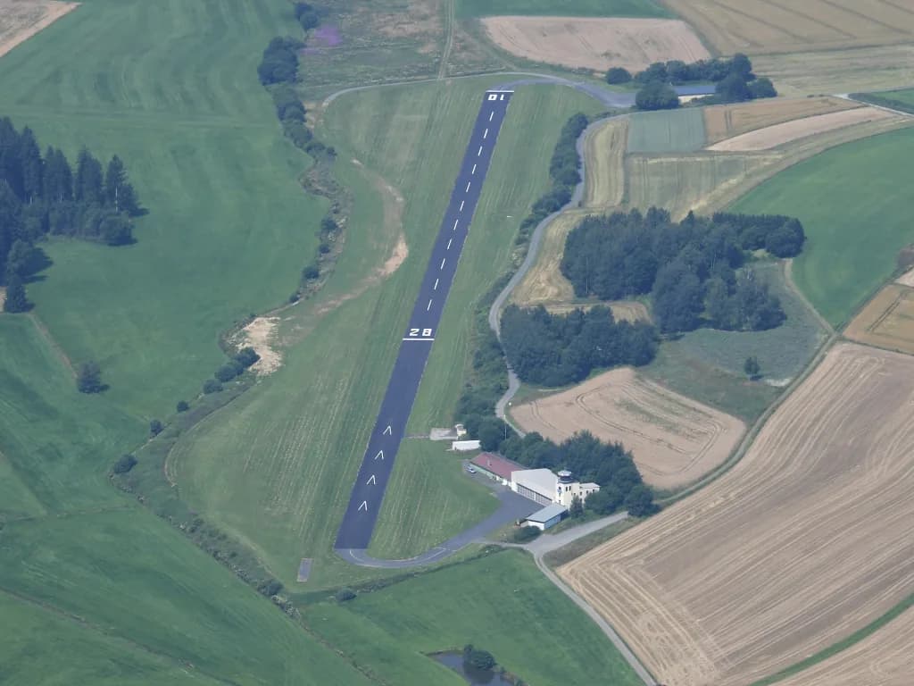 Vue aérienne de l'infrastructure de Ottengrüner Heide Airfield