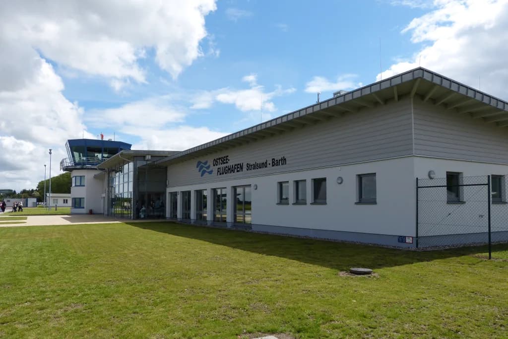 Luftaufnahme der Infrastruktur von Stralsund-Barth Airport
