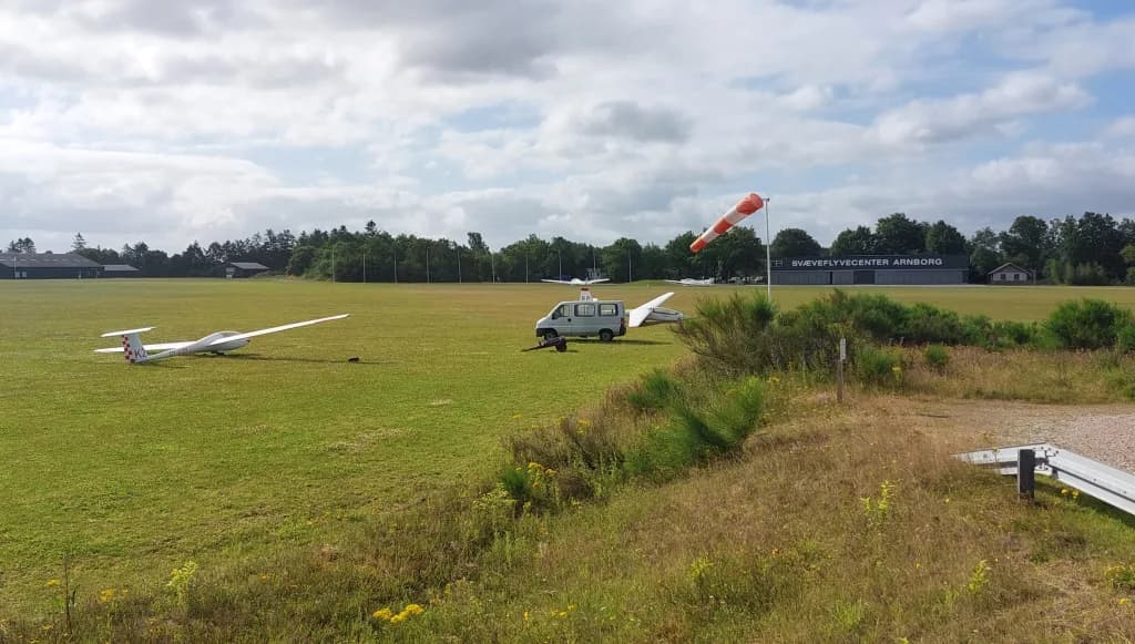 Panorama infrastruktury portu Arnborg Gliding Center